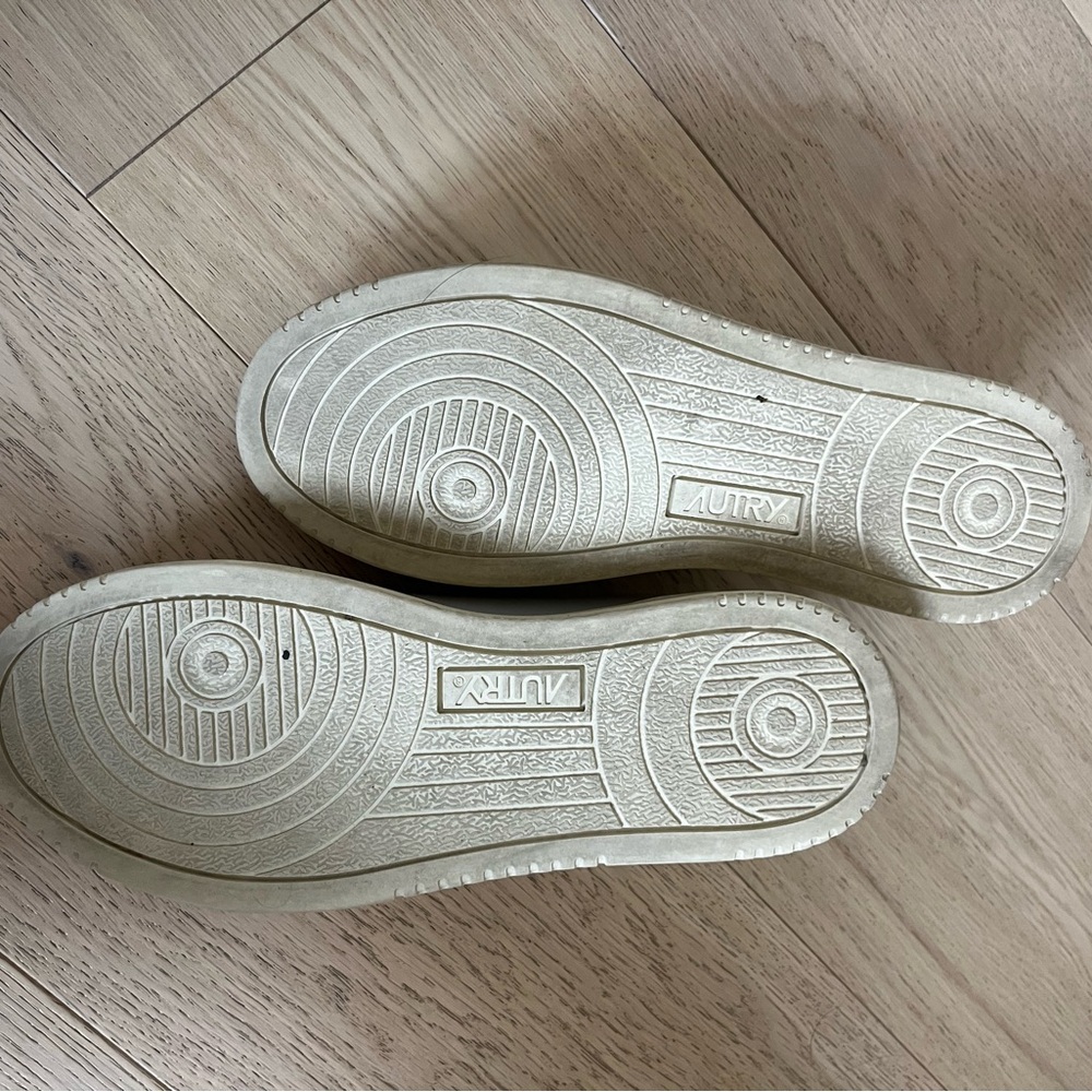 Autry Medalist Low Sneaker - Picture 10 of 10